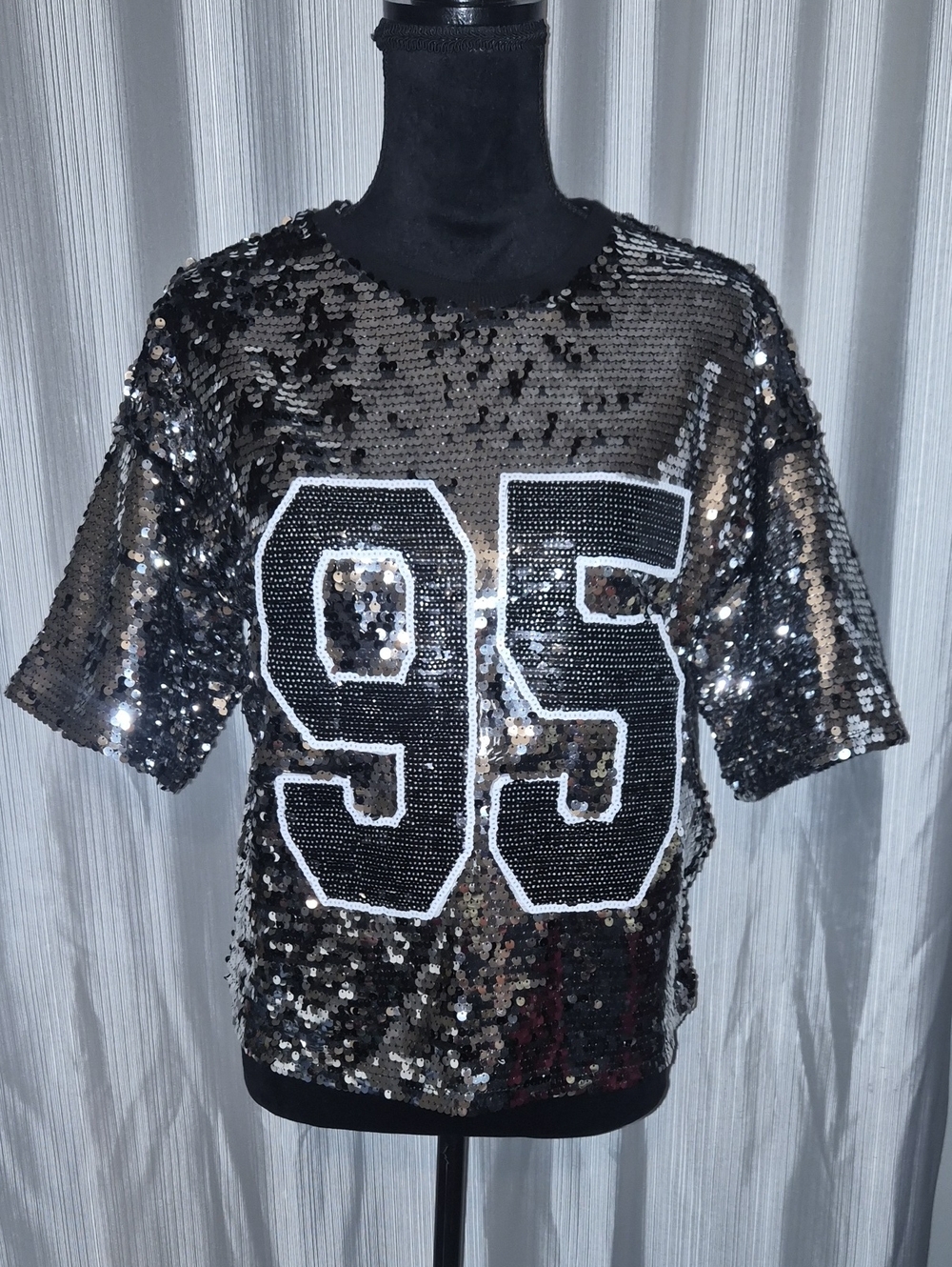 Forever 21 Black Sequin '95' Short Sleeve Tee